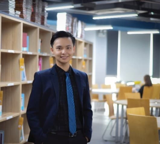 Cựu sinh viên IU Chí Thông